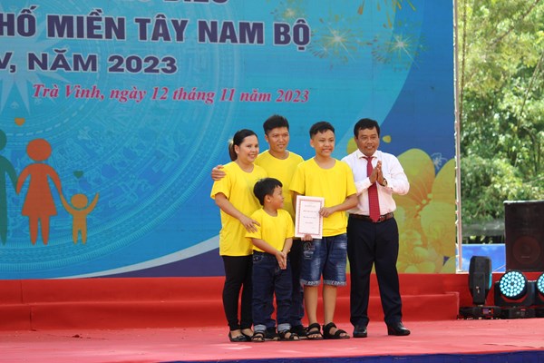 Bế mạc và trao giải Ngày hội Gia đình tiêu biểu miền Tây Nam Bộ - Anh 4