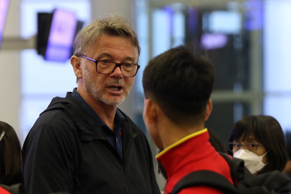 Tuyển Việt Nam lên đường sang Philippines đá vòng loại World Cup 2026 - Anh 2