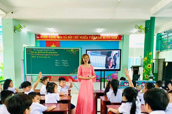 Đà Nẵng: Xã hội hóa chi phí sử dụng máy điều hòa tại phòng học - Anh 1