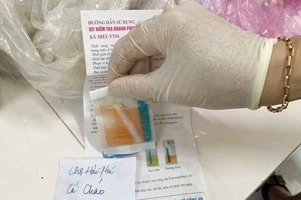 Phát hiện cá khoai bày bán ở chợ dương tính với phoóc môn - Anh 1