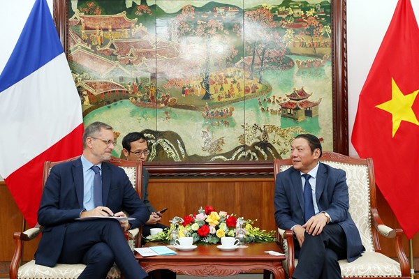 Việt Nam luôn nỗ lực để đưa quan hệ hợp tác VHTTDL Việt Nam - Pháp phát triển mạnh mẽ - Anh 1