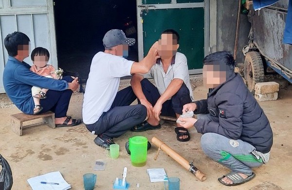 Nhiệt huyết trên mặt trận chống “H” - Anh 2