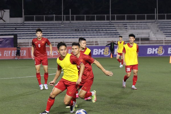 HLV Philippe Troussier: Chúng tôi sẽ nỗ lực tối đa để đạt được kết quả tốt nhất - Anh 2