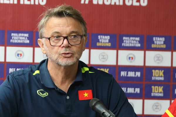 HLV Philippe Troussier: Chúng tôi sẽ nỗ lực tối đa để đạt được kết quả tốt nhất - Anh 1
