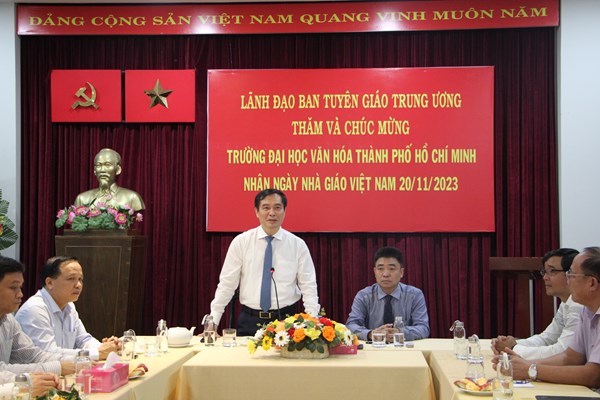 Ban Tuyên giáo Trung ương thăm Trường ĐH Văn hóa TP.HCM nhân Ngày Nhà giáo Việt Nam - Anh 2