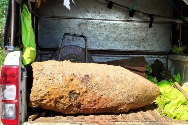 Di dời an toàn quả bom nặng 340kg nằm dưới móng nhà dân - Anh 2
