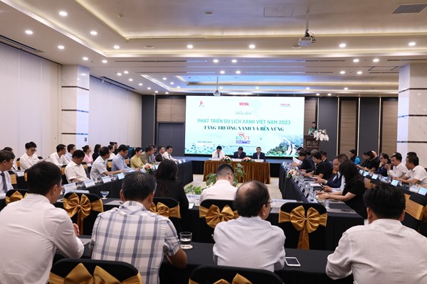 Cùng hành động phát triển du lịch xanh, bền vững - Anh 1