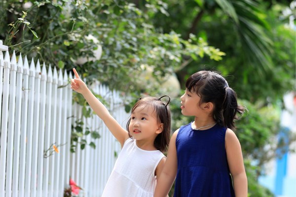 Thời trang từ vải gỗ sồi và tơ đũi lọt top được yêu thích - Anh 3