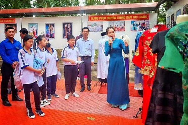 Tuần lễ Văn hóa, Du lịch, Ẩm thực Nam Bộ gắn với Lễ hội Ok om bok - Anh 2