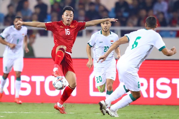 Tuyen Viet Nam thua dang tiec truoc Iraq - Anh 4