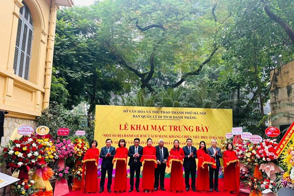 Trưng bày tư liệu di tích lịch sử cách mạng kháng chiến tiêu biểu ở Hà Nội - Anh 1
