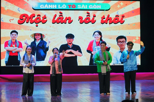 Chung kết cuộc thi Hướng dẫn viên du lịch triển vọng TP.HCM - Anh 1