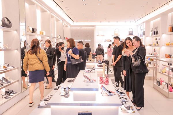 Vincom khởi động Lễ hội mua sắm lớn nhất năm với quà sale siêu hạng lên tới hơn 24 tỉ đồng - Anh 3