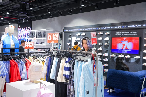 Vincom khởi động Lễ hội mua sắm lớn nhất năm với quà sale siêu hạng lên tới hơn 24 tỉ đồng - Anh 1