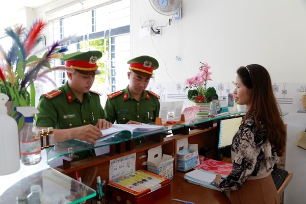 Hiệu quả từ việc triển khai quản lý lưu trú điện tử ở đảo Lý Sơn - Anh 4