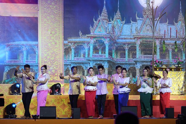 Sóc Trăng: Khai mạc Lễ hội Oóc Om Bóc – Đua ghe Ngo - Anh 2