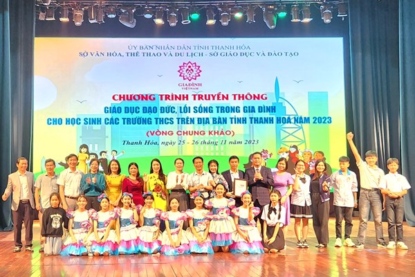 Thanh Hóa truyền thông giáo dục đạo đức, lối sống trong gia đình cho học sinh - Anh 2