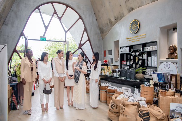 Khám phá Bảo tàng Thế giới cà phê - Anh 2
