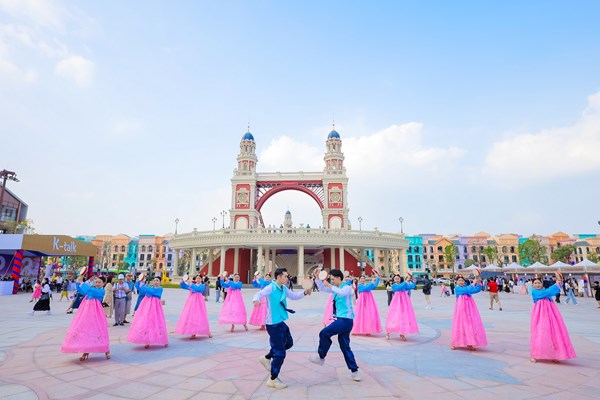 Hàng nghìn người đắm chìm trong văn hóa Hàn Quốc tại lễ hội “K-Day in K-Town” - Anh 4