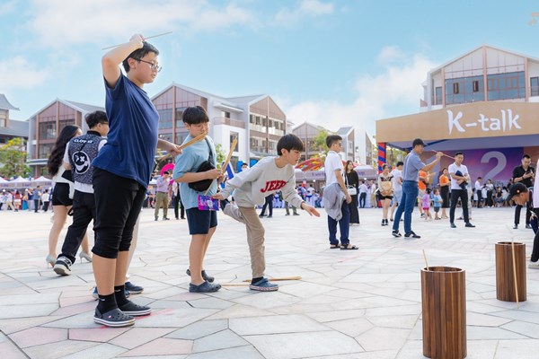 Hàng nghìn người đắm chìm trong văn hóa Hàn Quốc tại lễ hội “K-Day in K-Town” - Anh 8