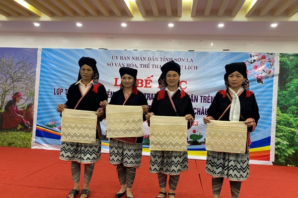 Nhân lên giá trị trang phục người Dao Tiền - Anh 3