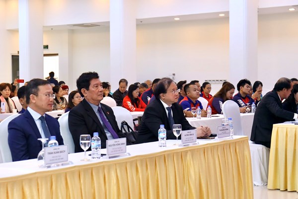 Vinh danh thành tích xuất sắc các HLV, VĐV thể thao người khuyết tật - Anh 1