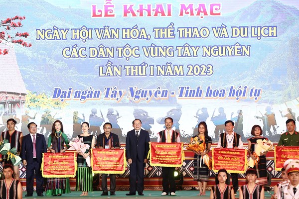 Tưng bừng Ngày hội VHTTDL các dân tộc vùng Tây Nguyên - Anh 7