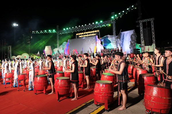 Tưng bừng Ngày hội VHTTDL các dân tộc vùng Tây Nguyên - Anh 9