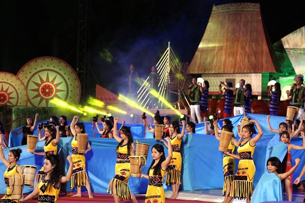 Tưng bừng Ngày hội VHTTDL các dân tộc vùng Tây Nguyên - Anh 17