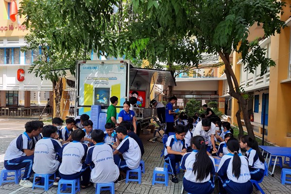 Mô hình “Sách đi tìm người” tại TP.HCM:  Để thư viện không đơn thuần là một kho chứa sách - Anh 1