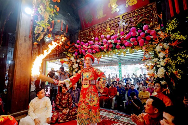 Đẩy lùi biến tướng, quảng bá nét đẹp di sản Tín ngưỡng Thờ Mẫu - Anh 3