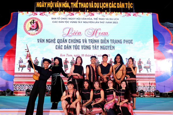 Đặc sắc chương trình Liên hoan văn nghệ quần chúng và trình diễn trang phục các dân tộc vùng Tây Nguyên - Anh 5