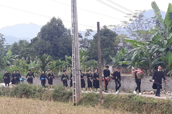 Hát Quan làng- nét đẹp văn hóa trong lễ cưới của người Tày - Anh 1