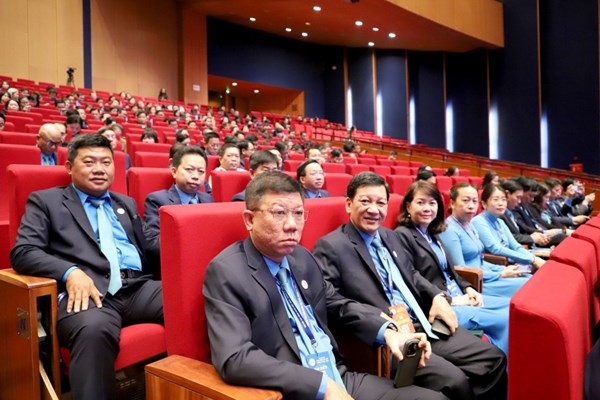 Đề nghị tiếp tục tăng cường sự lãnh đạo của Đảng đối với công tác nâng cao đời sống văn hóa tinh thần cho công nhân - Anh 3