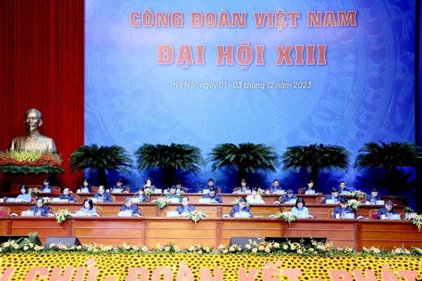 Đề nghị tiếp tục tăng cường sự lãnh đạo của Đảng đối với công tác nâng cao đời sống văn hóa tinh thần cho công nhân - Anh 1