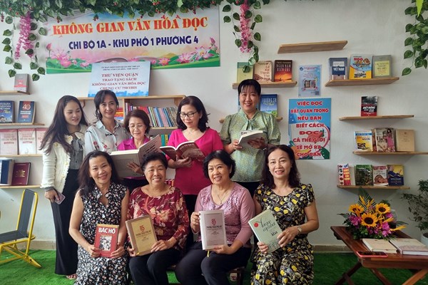 “Tiếp lửa” tình yêu sách trong cộng đồng - Anh 1