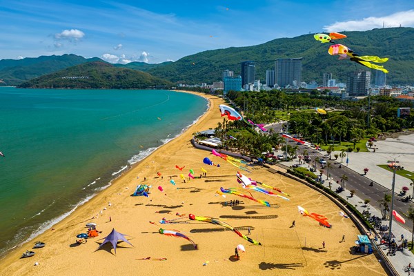 Khai thác lợi thế, dư địa để thành phố biển Quy Nhơn phát triển du lịch - Anh 1