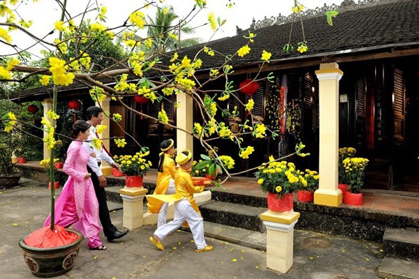 Thanh Hóa nghiêm cấm sử dụng NSNN, phương tiện, tài sản công trái quy định vào các hoạt động lễ hội - Anh 1