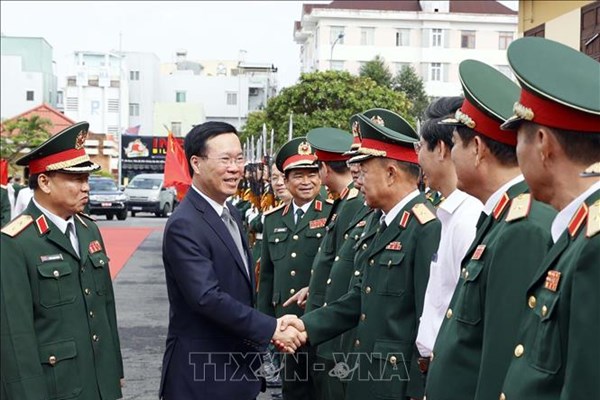 Chủ tịch nước Võ Văn Thưởng thăm, làm việc tại Quân khu 5 - Anh 1