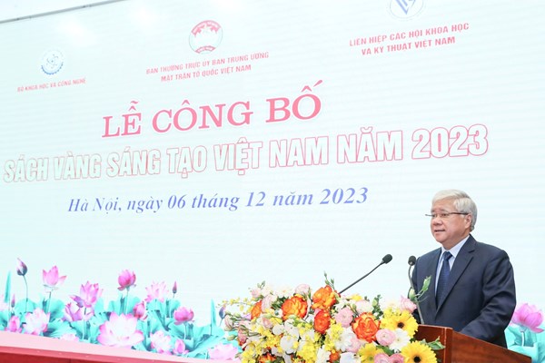 Công trình “Thơ văn trên kiến trúc cung đình Huế” được ghi danh Sách vàng Sáng tạo Việt Nam - Anh 1