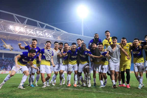Lời chia tay đẹp của CLB Hà Nội - Anh 2