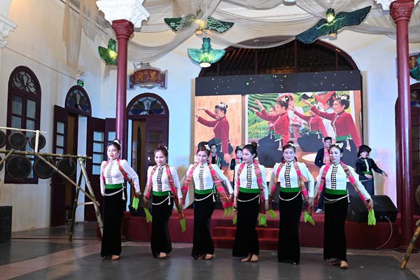 Cùng lên Tây Bắc - về Tây Nguyên - Anh 1