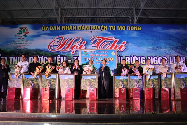 Kon Tum: Độc đáo hội thi “Ẩm thực dược liệu – Tinh hoa núi rừng” - Anh 5