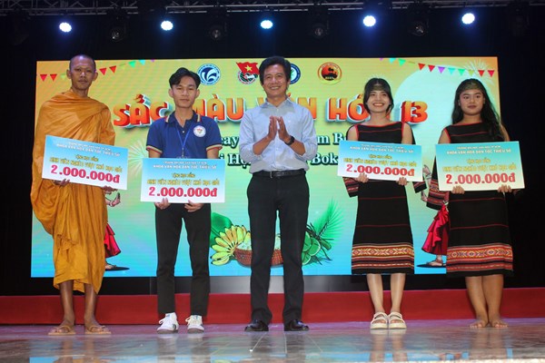 Rực rỡ Sắc màu văn hóa “Rik Reay Pithi Ok Om Bok - Vui hội Ok Om Bok” - Anh 3