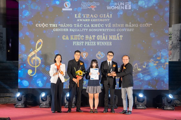 Trao giải Cuộc thi sáng tác thơ, ca khúc đầu tiên về bình đẳng giới - Anh 1