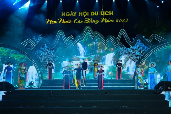 BST “Xứ sở Thần tiên - Non nước Cao Bằng” tỏa sáng giữa lòng Hà Nội - Anh 3