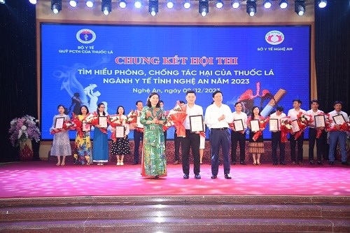 Nghệ An: Tăng cường truyền thông phòng, chống tác hại của thuốc lá - Anh 1