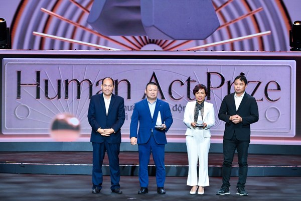 Trao giải Giải thưởng hành động vì cộng đồng Human Act Prize 2023: Lan toả những điều tốt đẹp - Anh 4