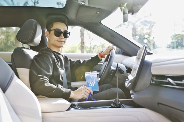 Sở hữu loạt đặc tính đáng tiền, VF 7 hút nhiều khách “chốt đơn” ngay lần đầu lái thử - Anh 1