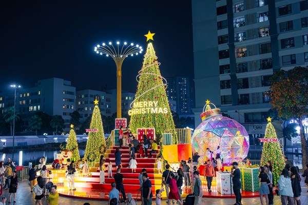 Đến Vincom trải nghiệm đại tiệc Giáng sinh nơi xứ sở diệu kỳ Toyderland - Anh 1